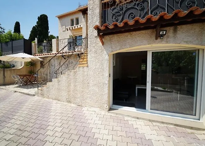 Appartamento 2 à 4 Personnes Secteur Almanarre *