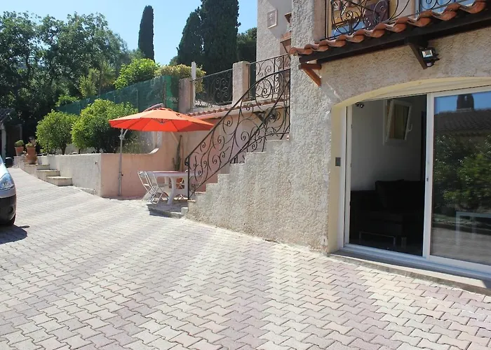 2 à 4 Personnes Secteur Almanarre Appartamento *